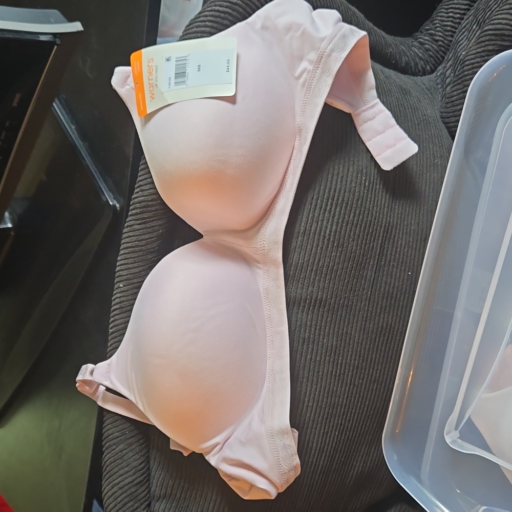 Light pink new bra 36B